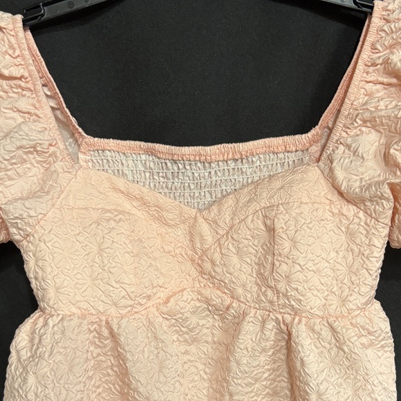 SHEIN Peach Textured Puff Sleeve Blouse - Picture 3 of 4